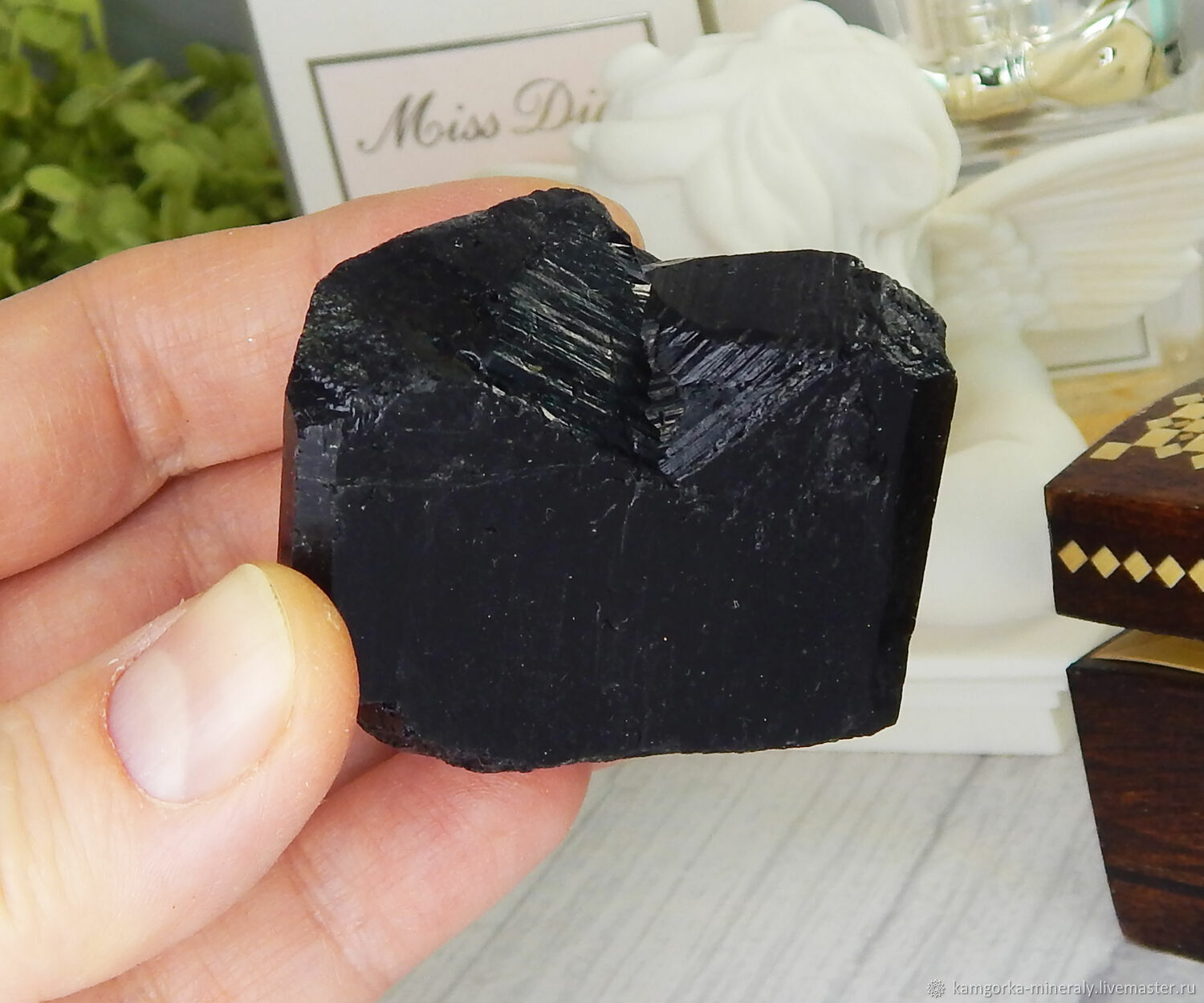 Черный Турмалин Камень Фото