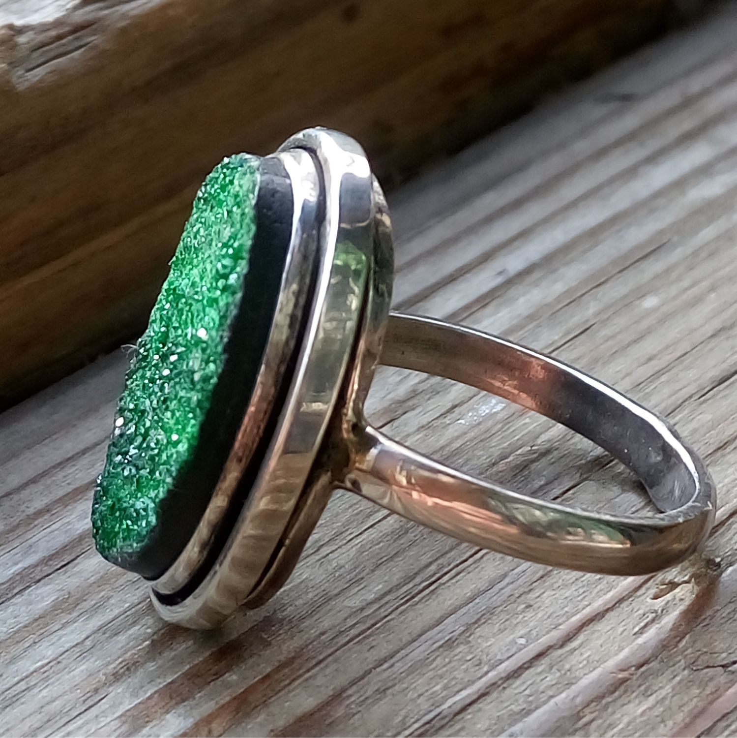 Кольцо серебряное с Уваровитом – купить на Ярмарке Мастеров – MS9FURU ...