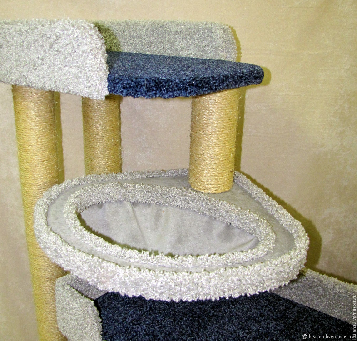 Кошачий домик из ткани