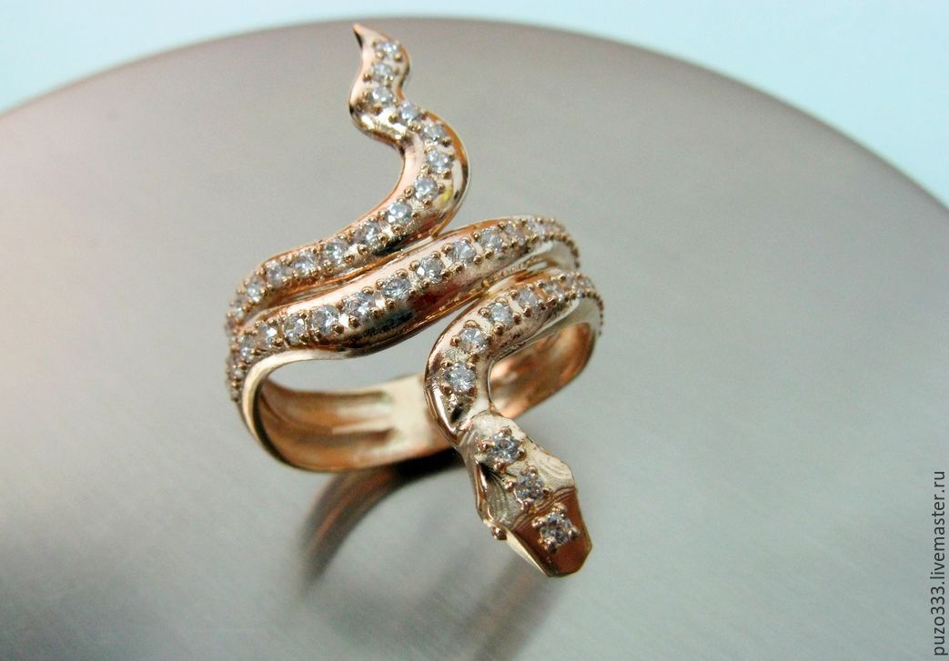 Змея из золота. Кобра кольцо Санлайт. Кольцо змейка, золото 585. Золотое кольцо змея Санлайт. Золотой Русь кольцо змейка.