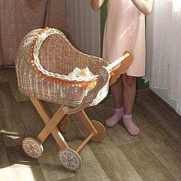 Куклы и игрушки ручной работы. Ярмарка Мастеров - ручная работа Коляска для кукол большая плетеная для девочки Мебель для детской. Handmade.