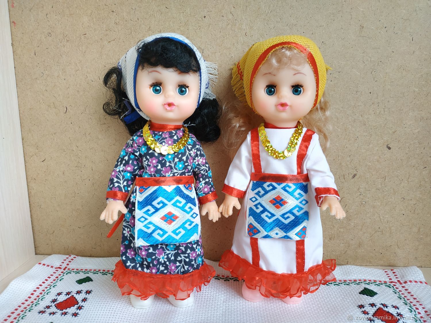 Купить кукол в национальных костюмах. Национальные куклы. Чувашские куклы. Кукла в чувашском национальном костюме. Чувашский наряд для куклы.