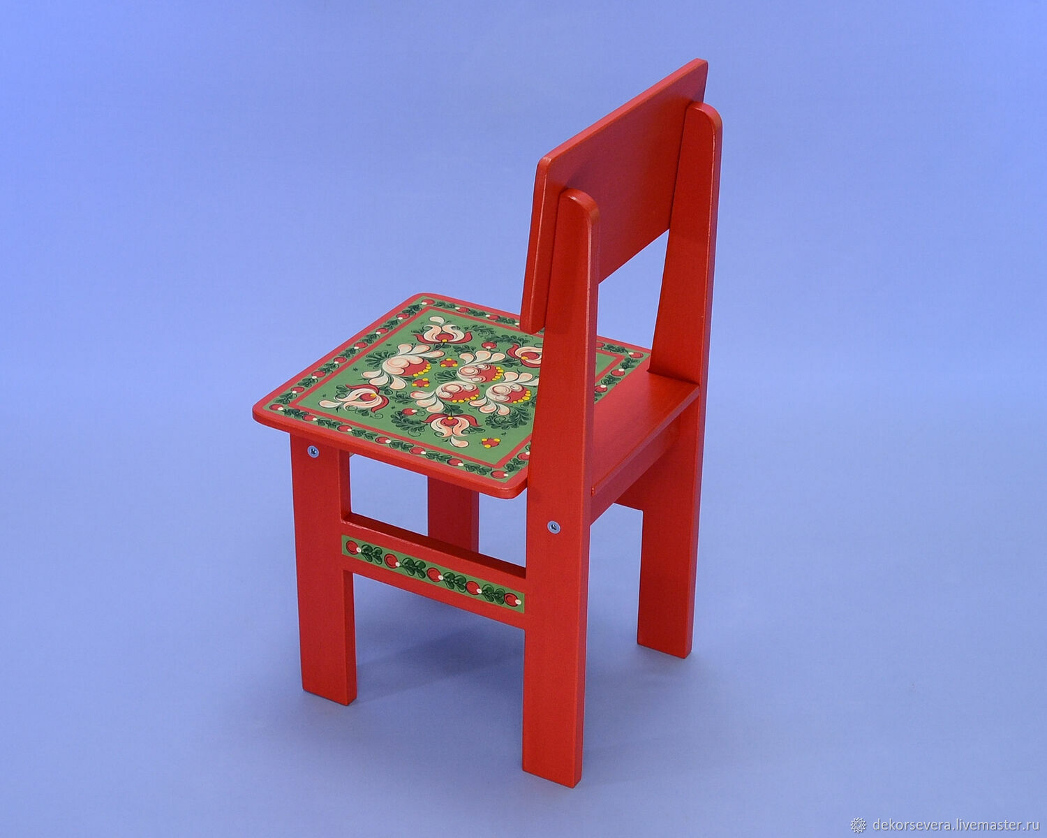 детский стул с росписью