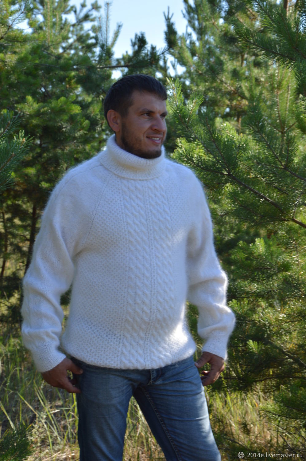 Мужской пуловер с узором косы спицами