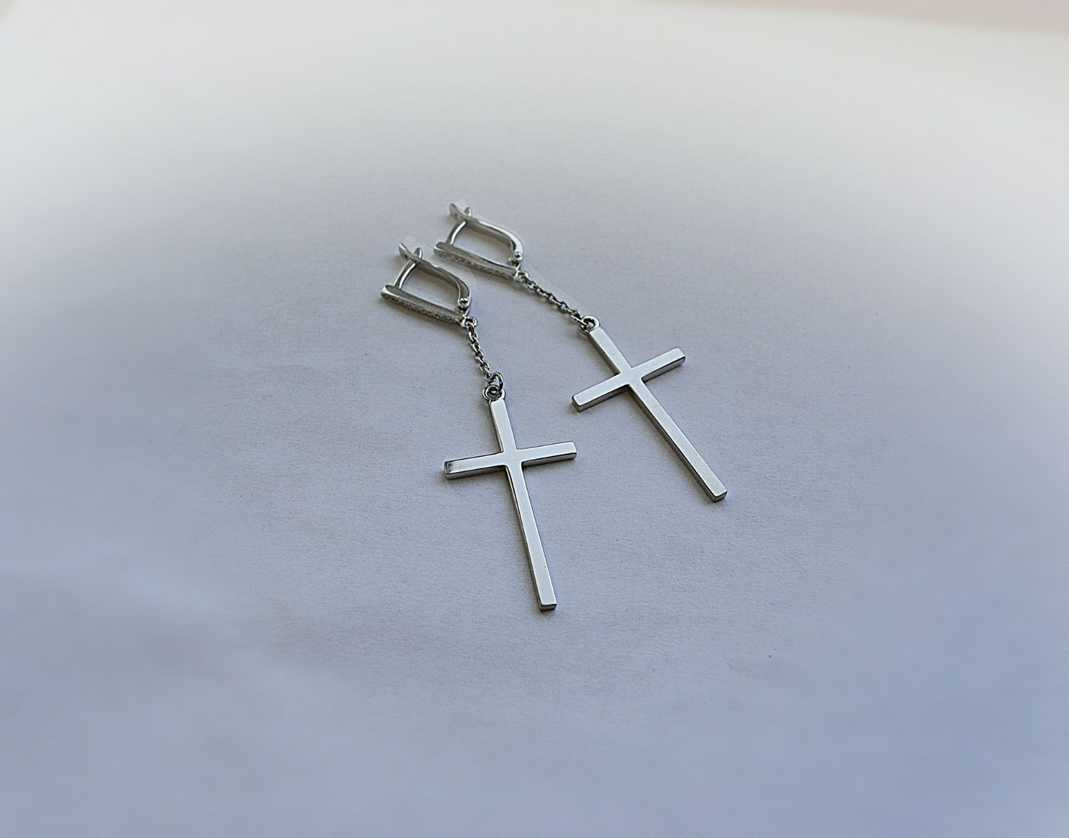 Серебряные серьги кресты