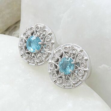 Украшения ручной работы. Ярмарка Мастеров - ручная работа Пусеты с апатитами 4.0 мм. Серебро 925. Апатит природный.. Handmade.
