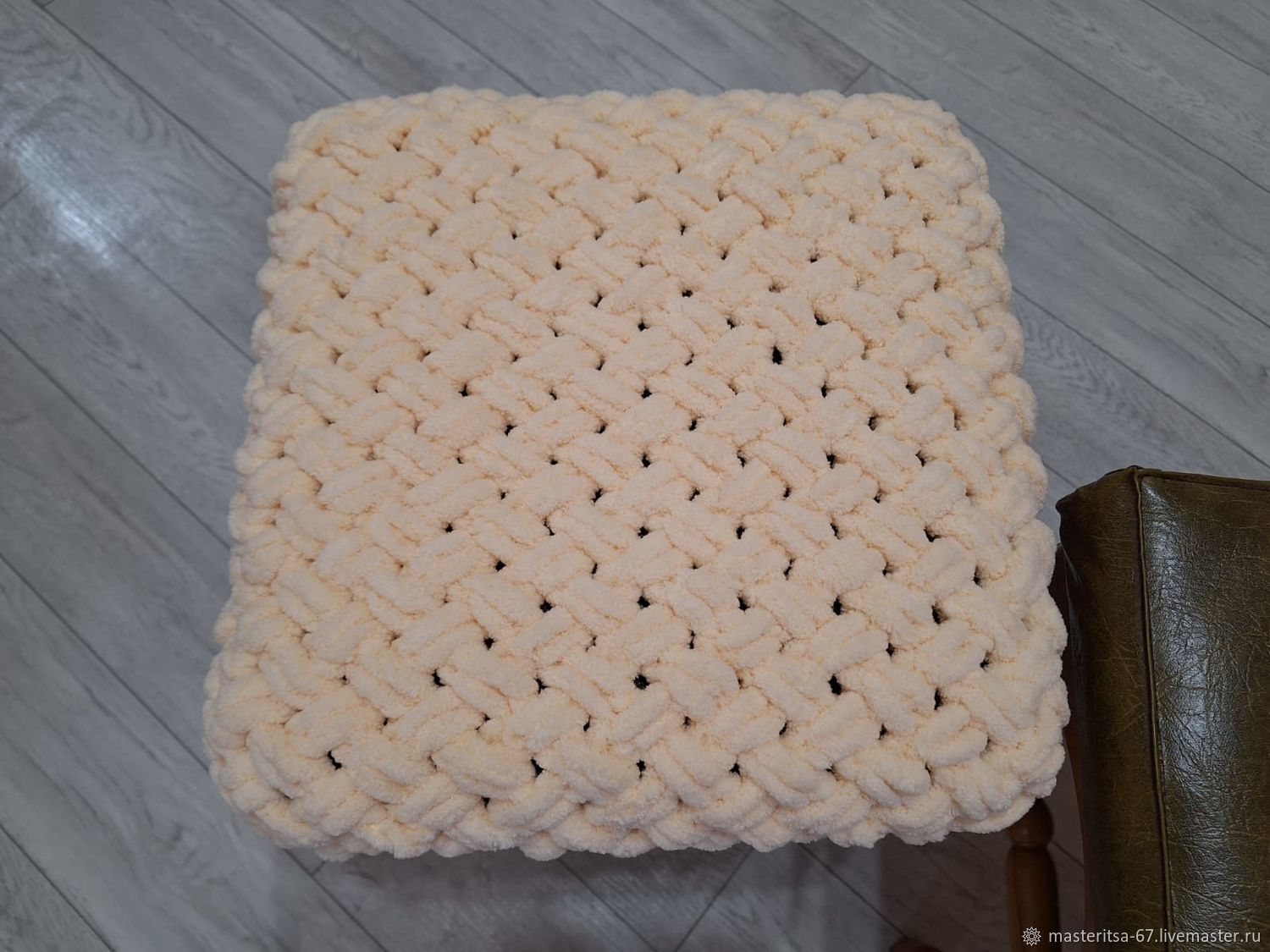 Чехол для табурета на резинке, плюшевый, цвет Ванильный, 41х41см в ...