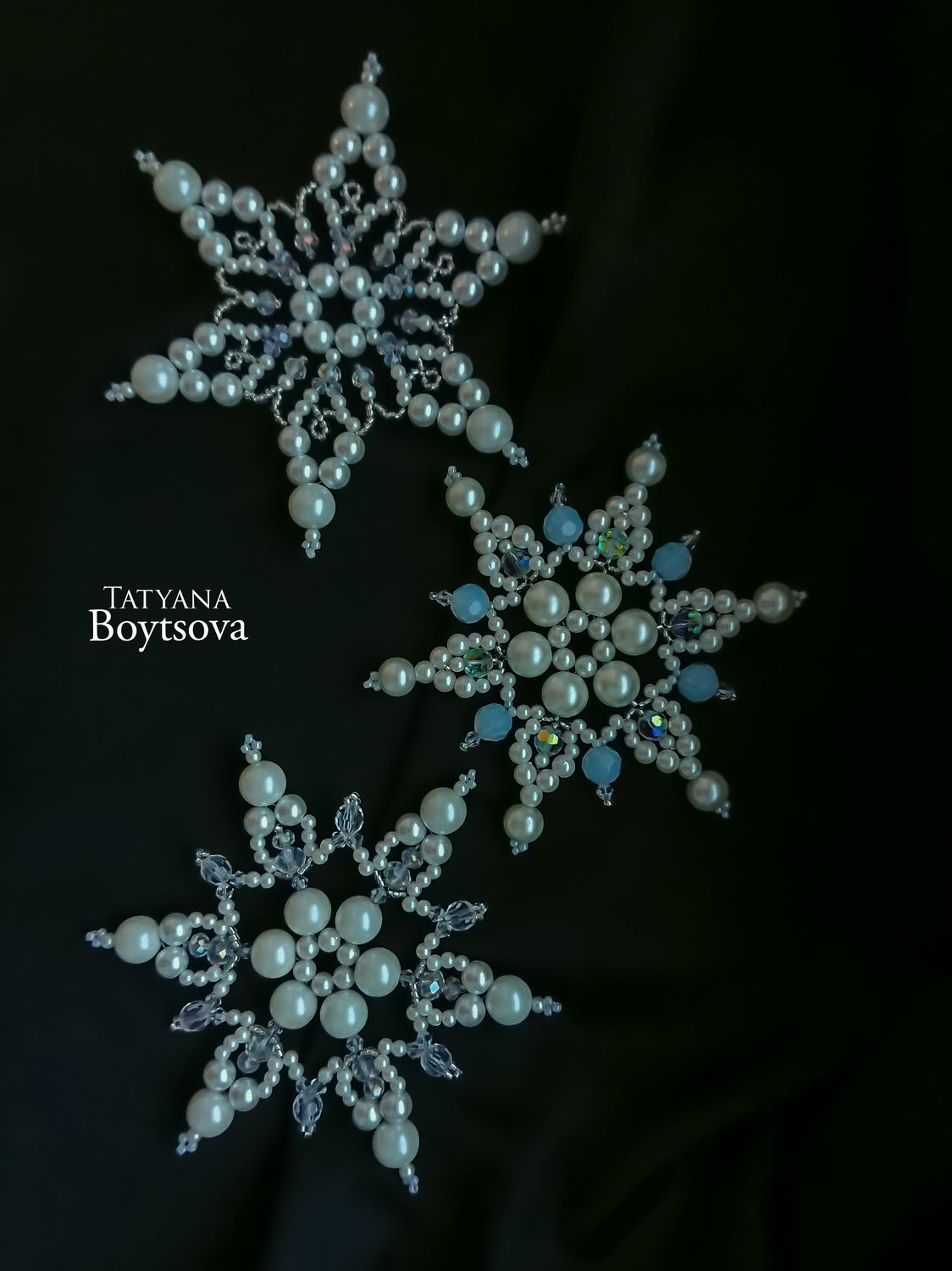 Вышивка бисером, алмазная мозаика в новогодних украшениях