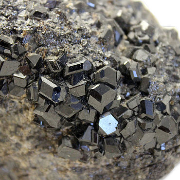 Украшения ручной работы. Ярмарка Мастеров - ручная работа Черный гранат (Меланит). Handmade.