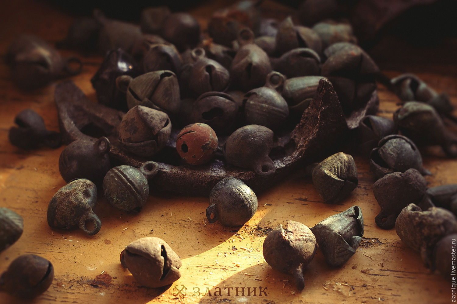 Средневековые бубенцы. Обережные бубенчики 11-13 вв. Шумящие амулеты в ...