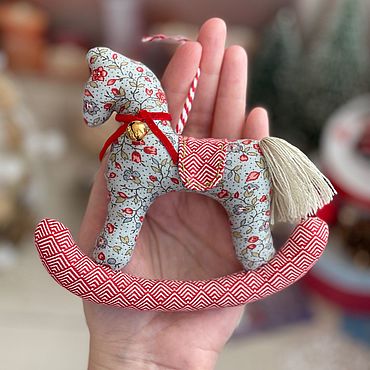 Сувениры и подарки ручной работы. Ярмарка Мастеров - ручная работа Елочная игрушка текстильная лошадка большая. Handmade.