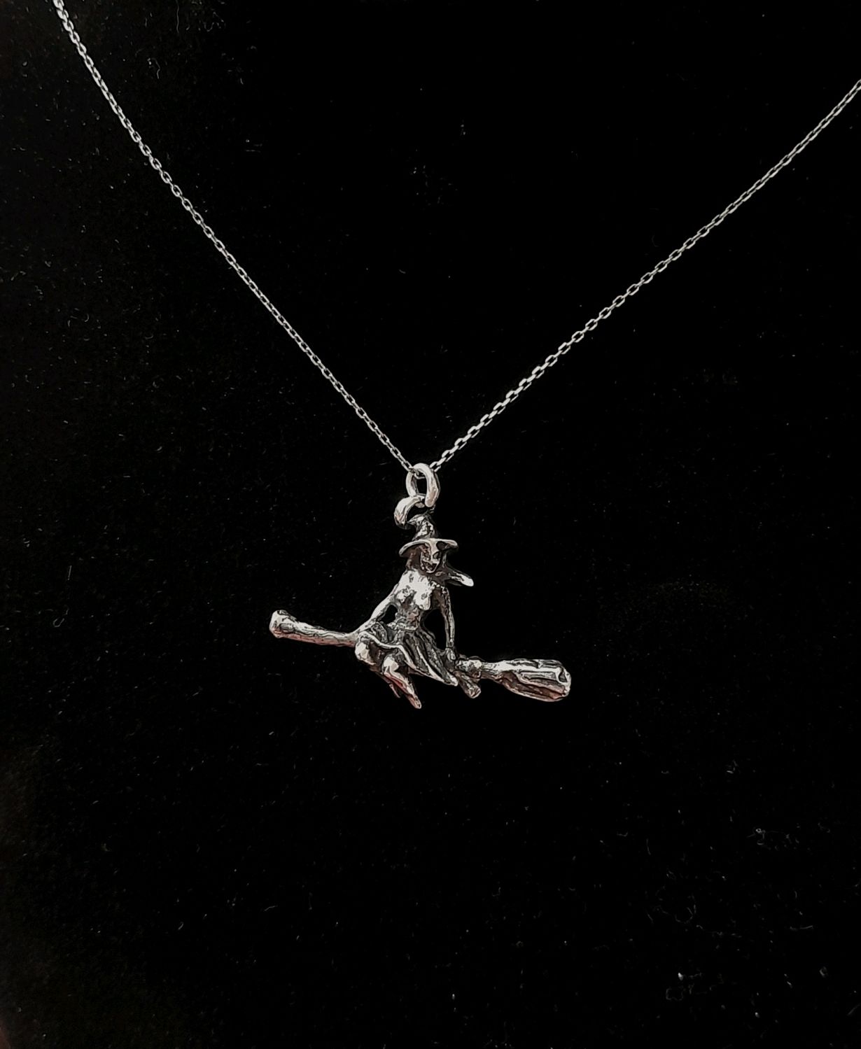 Серебряный кулон "Ведьма на метле" в интернет-магазине на Ярмарке ...