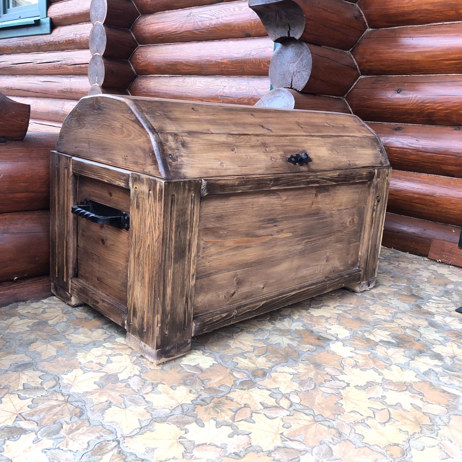 Сундук мастерские. Сундук большой. Сундук напольный деревянный. Авито деревянные сундуки. Сундук ручной работы.