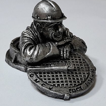 Ярмарка Мастеров - ручная работа Статуэтка "Сантехник Степан". Handmade.