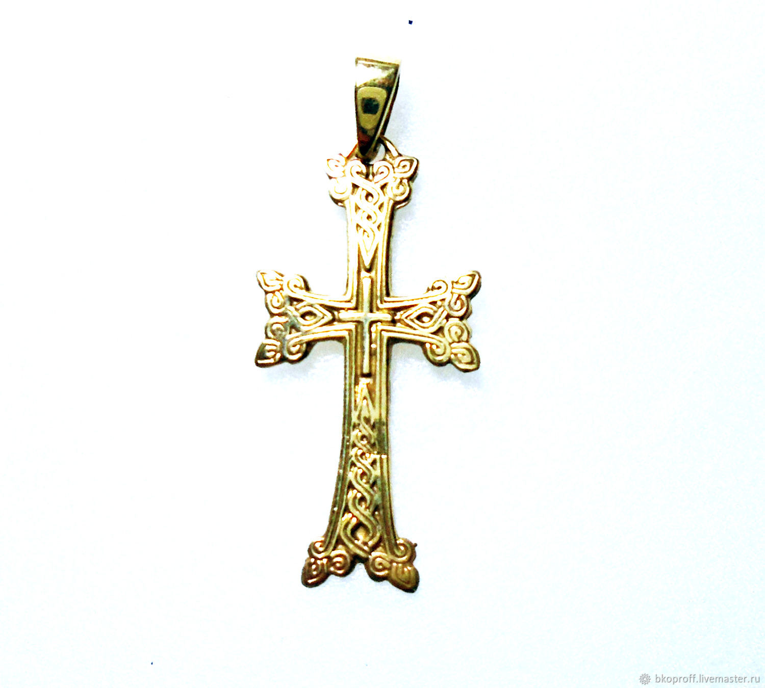 Хачкар армянский крест золотой