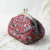 Purse with Clasp Red Music