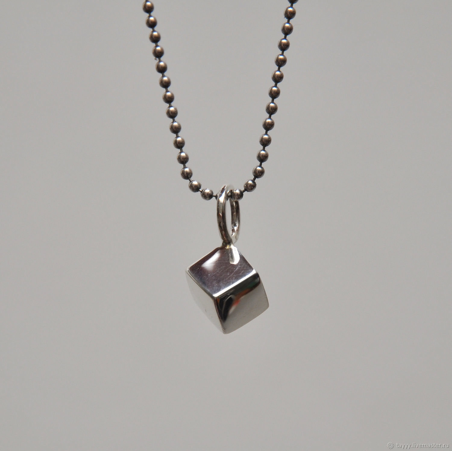 кулон куб. кулон куб. подвеска кубической формы. кулон из 2 металлических кубиков. кулон куб.