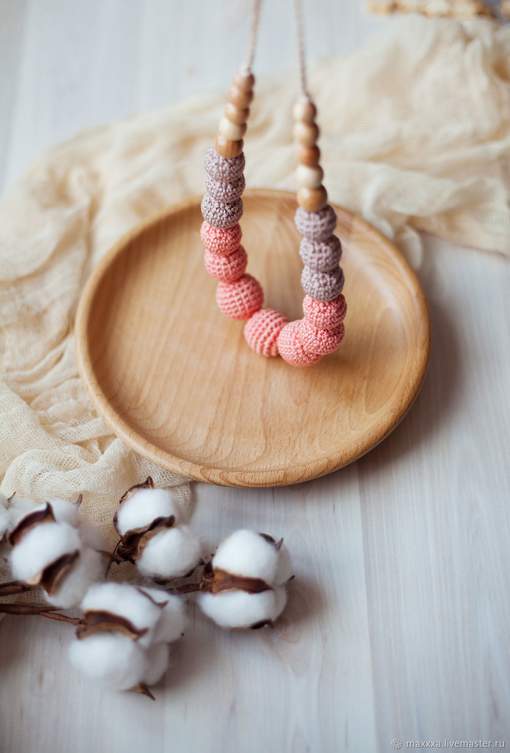 Nursing necklace for breastfeeding 