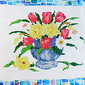 Для дома и интерьера ручной работы. Ярмарка Мастеров - ручная работа Наволочка на диванную подушку с ручной вышивкой крестом Весенние цветы. Handmade.