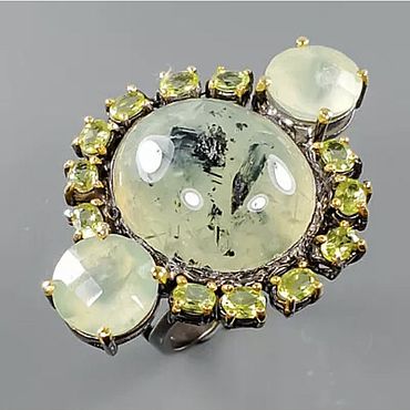 Канцелярские товары ручной работы. Ярмарка Мастеров - ручная работа Кольцо с салатовым Пренитом и Перидотами. Handmade.