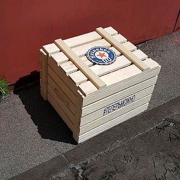 Сувениры и подарки ручной работы. Ярмарка Мастеров - ручная работа Ящик деревянный с цветным логотипом. Handmade.