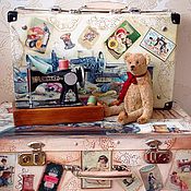 Dollhouse in a suitcase 