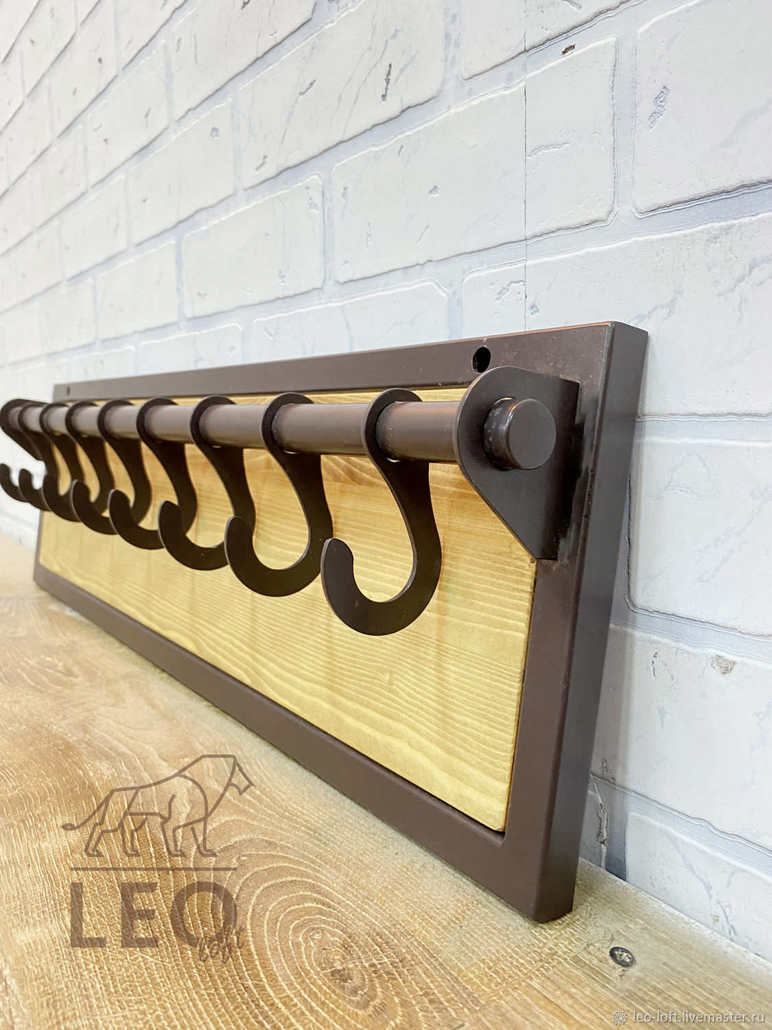 Вешалки для ключей на стену из дерева и металла для оригинального подарка и декора интерьера