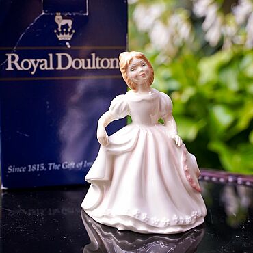 Винтаж ручной работы. Ярмарка Мастеров - ручная работа Винтаж: Статуэтка Royal Doulton "Michele", Англия, 1966 год. Handmade.
