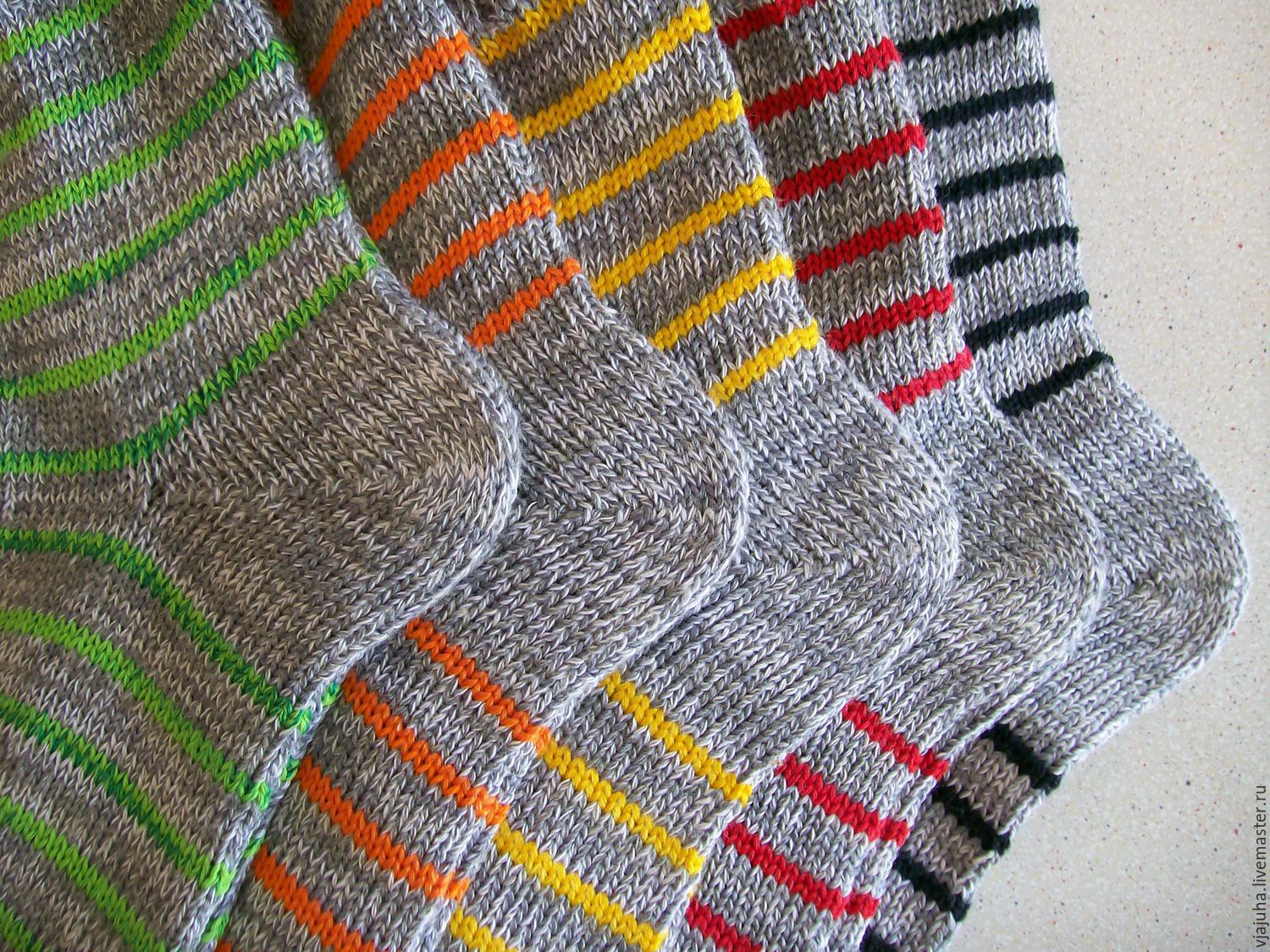 Цветные носки спицами