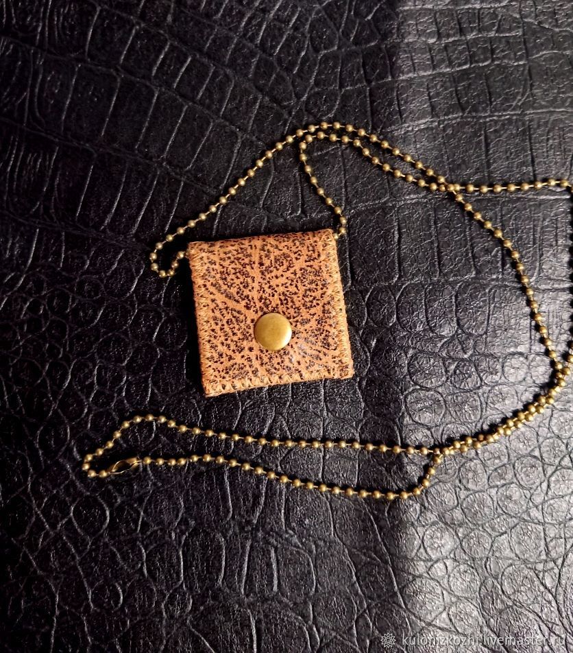 Сумочка для амулета на шею в интернет-магазине Ярмарка Мастеров по цене ...