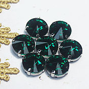 Материалы для творчества handmade. Livemaster - original item Rivoli rhinestones 14 mm Green emerald in a frame. Handmade.