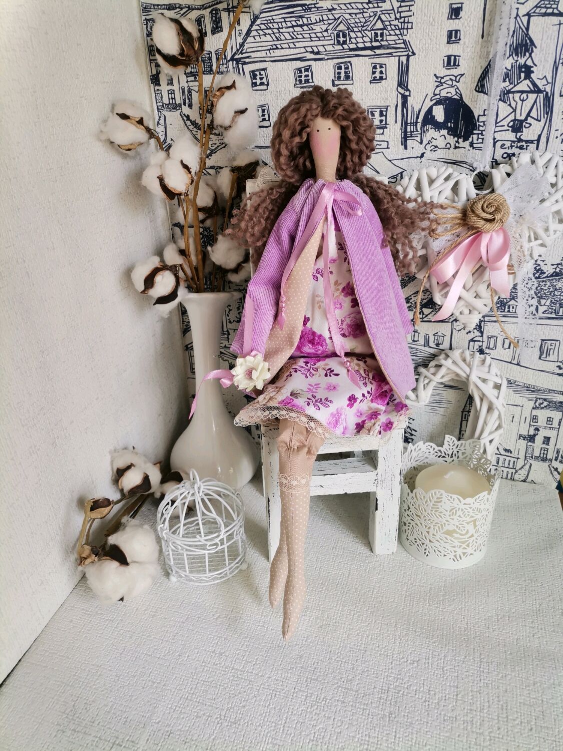 Текстильные куклы в пальто и шляпках