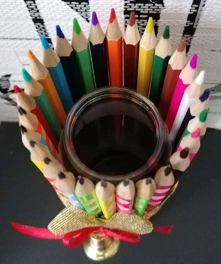 Ваза из карандашей