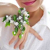 Весенний браслет с цветками ландышей