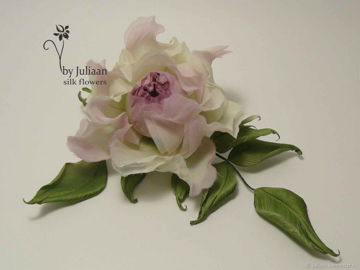 Цветы ручной работы. Цветы из шелка. Роза