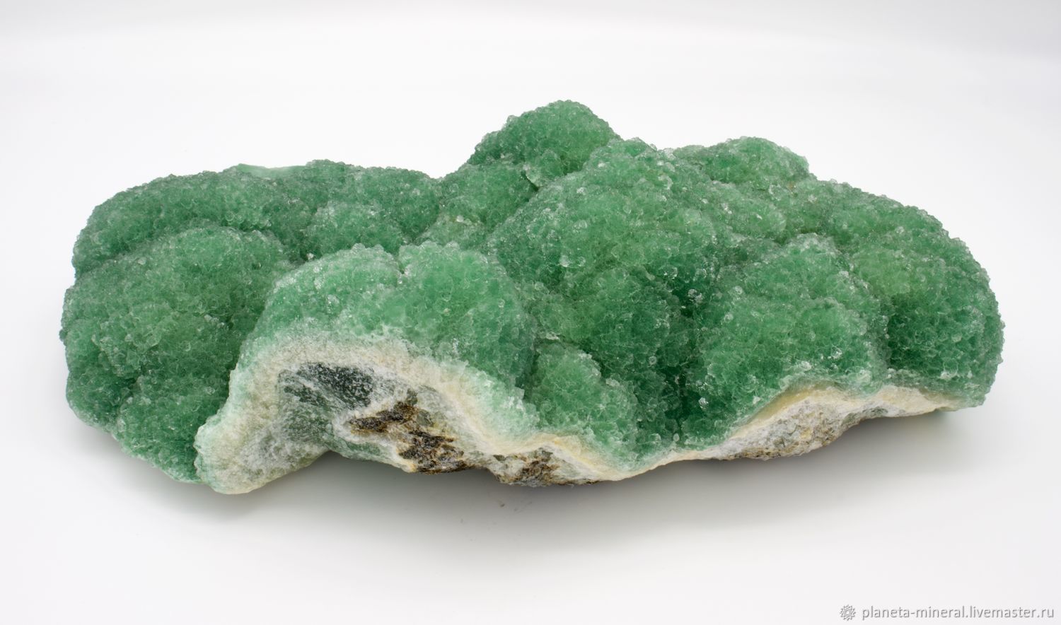 Камень отзывы. Флюорит зеленый. Green Fluorite камень. Зеленый флюорит зеленый Джон. Мятный флюорит.