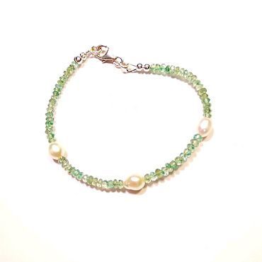 Одежда ручной работы. Ярмарка Мастеров - ручная работа Браслет с изумрудами и жемчугом. Handmade.