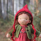 Набор вязаной одежды для куклы - шапочка и кардиган