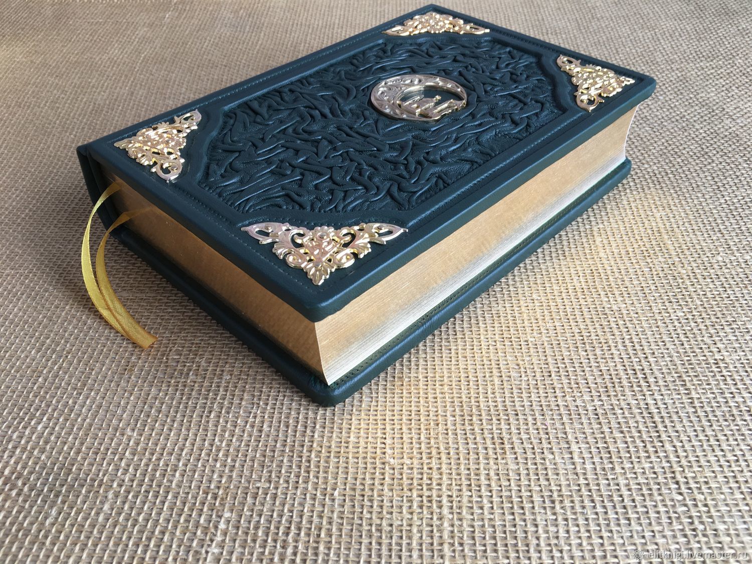 Коран подарочный (перевод Э.Кулиева) с золотым срезом купить в интернет ...