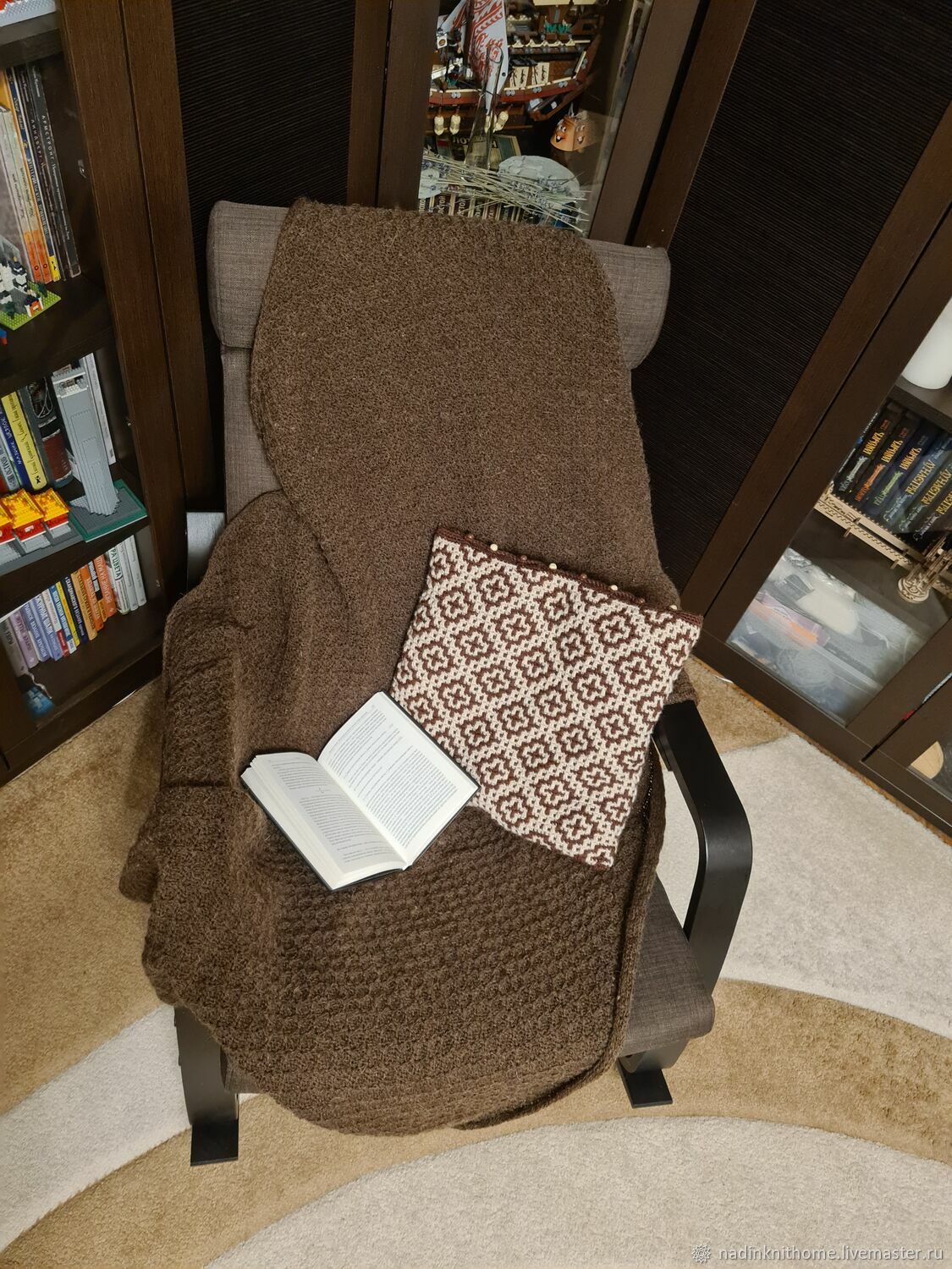 Кресло мягкое для чтения