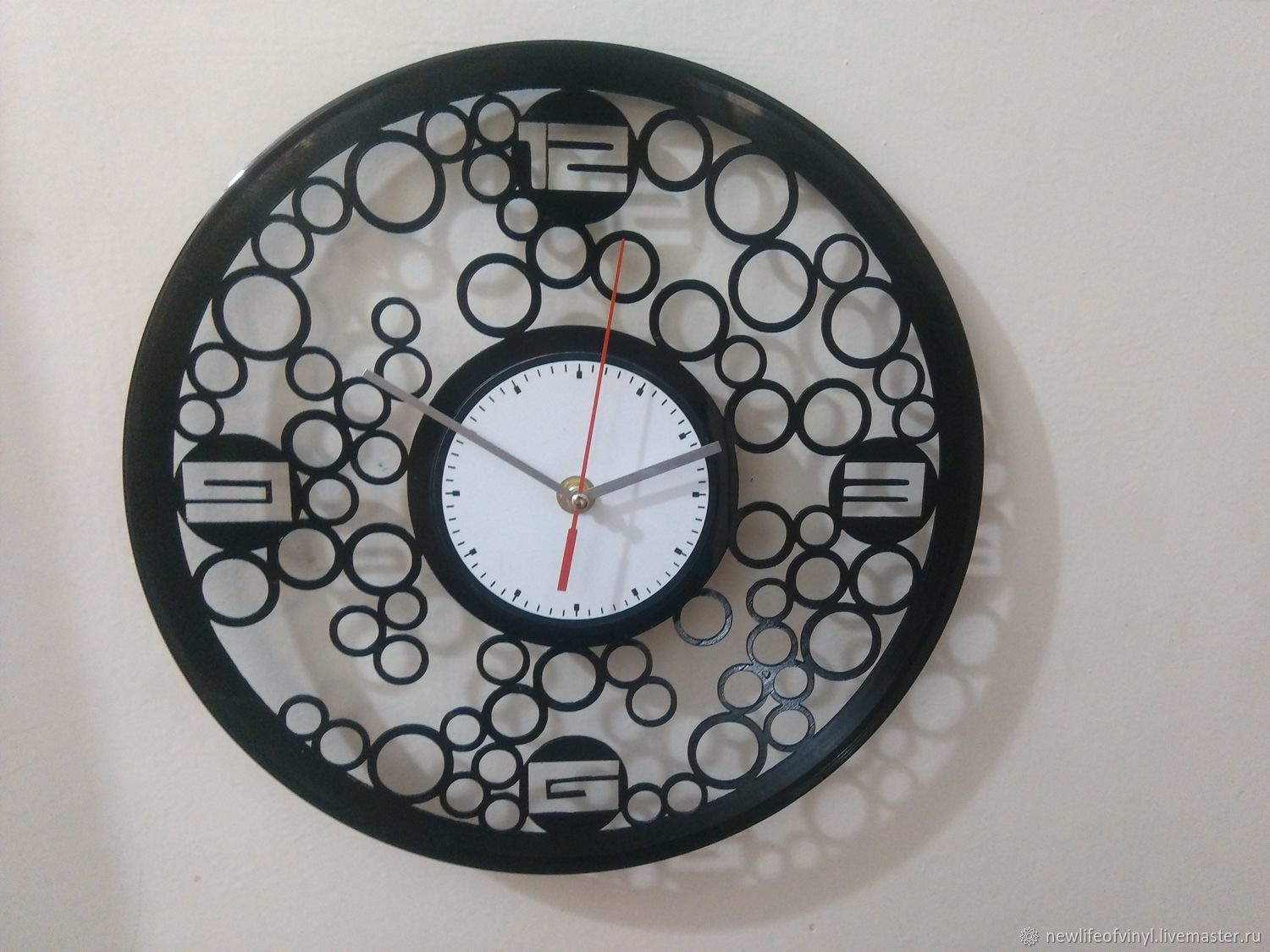 Часы из виниловых пластинок "Пузыри" купить в интернет-магазине Ярмарка ...