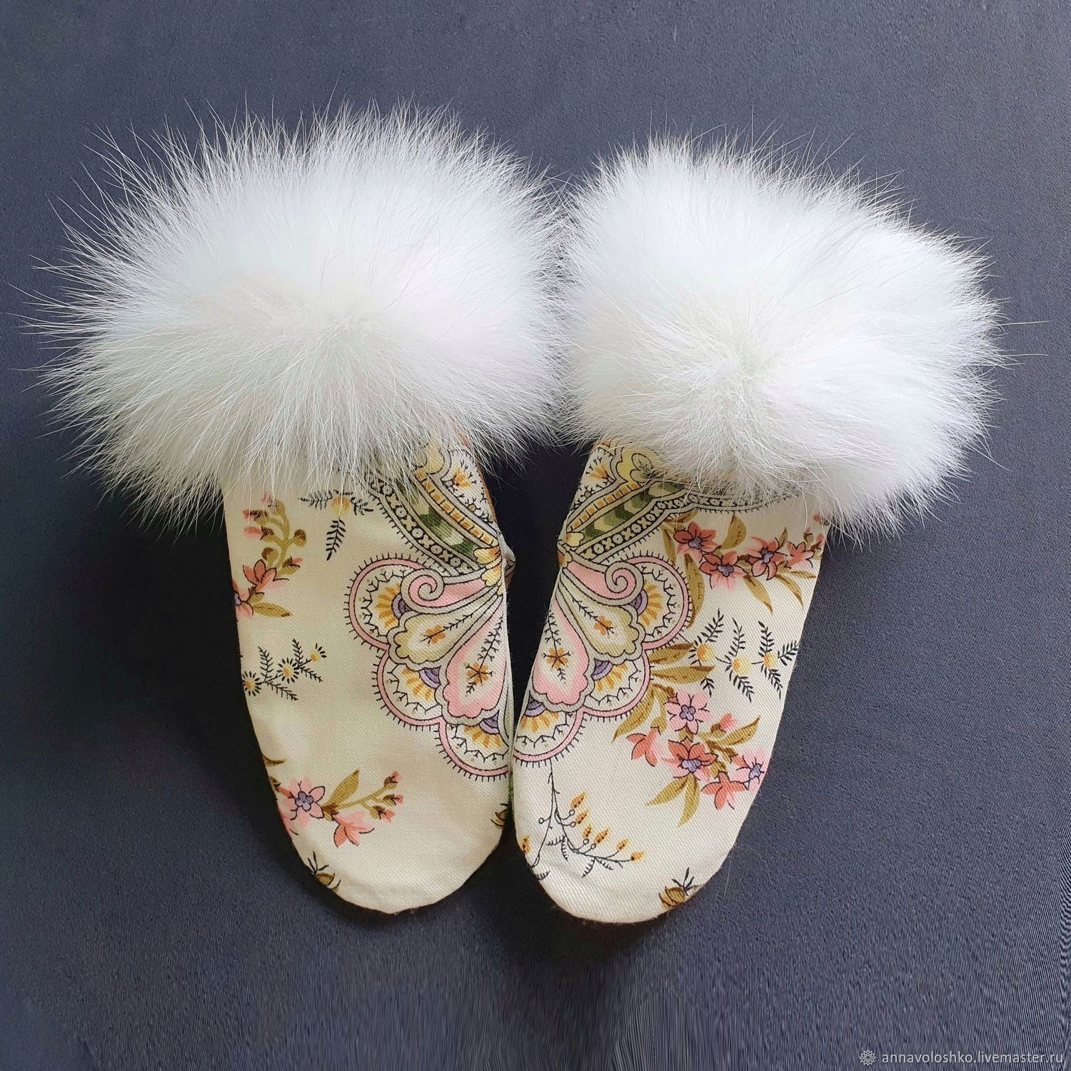 Mittens made of a scarf 'Otrada' with a fox, Mittens, Moscow,  Фото №1