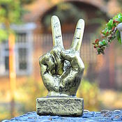 Для дома и интерьера handmade. Livemaster - original item Concrete statuette Victory hand gesture award gift. Handmade.