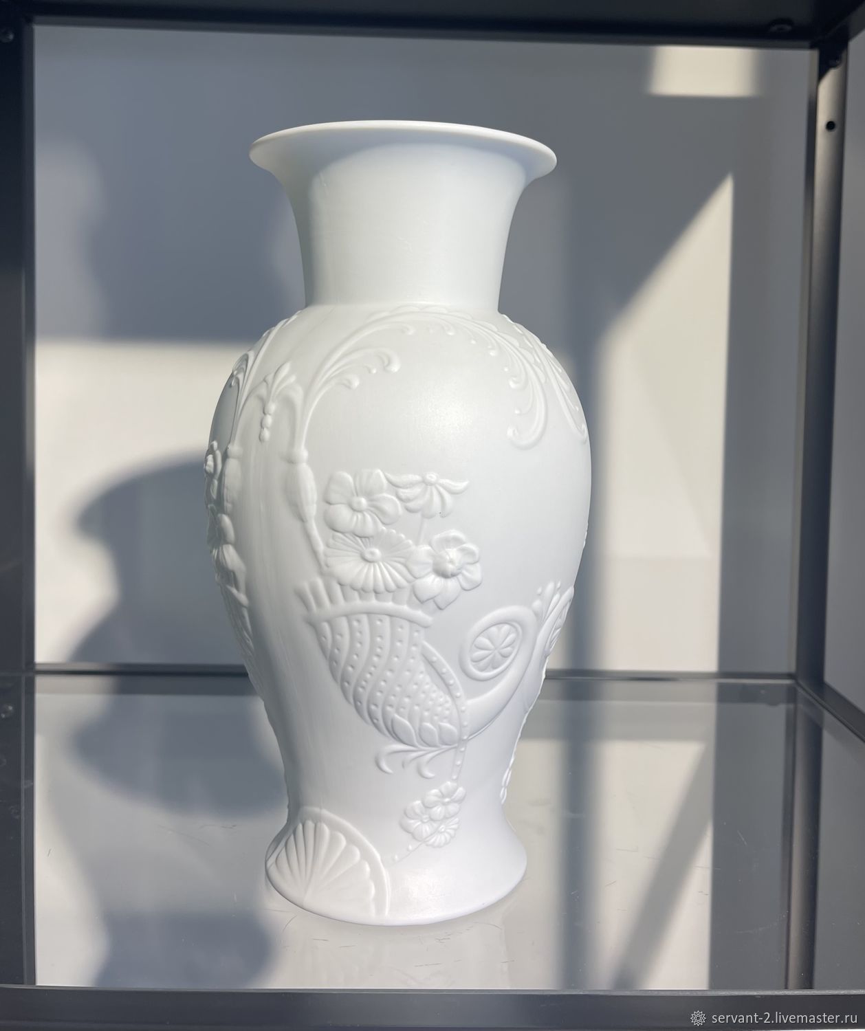 Бренд Studio 29 выпустил декоративные вазы к 8 Марта | BURO.