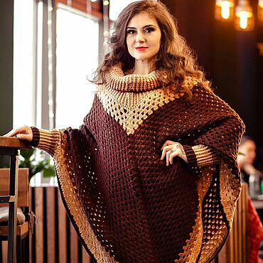 Вязаное крючком двухцветное пончо. Handmade With Love Co. Одежда женская ручной работы - Ярмарка Мастеров Одежда женская ручной работы. Ярмарка Мастеров - ручная работа Вязаное крючком двухцветное пончо. Handmade.