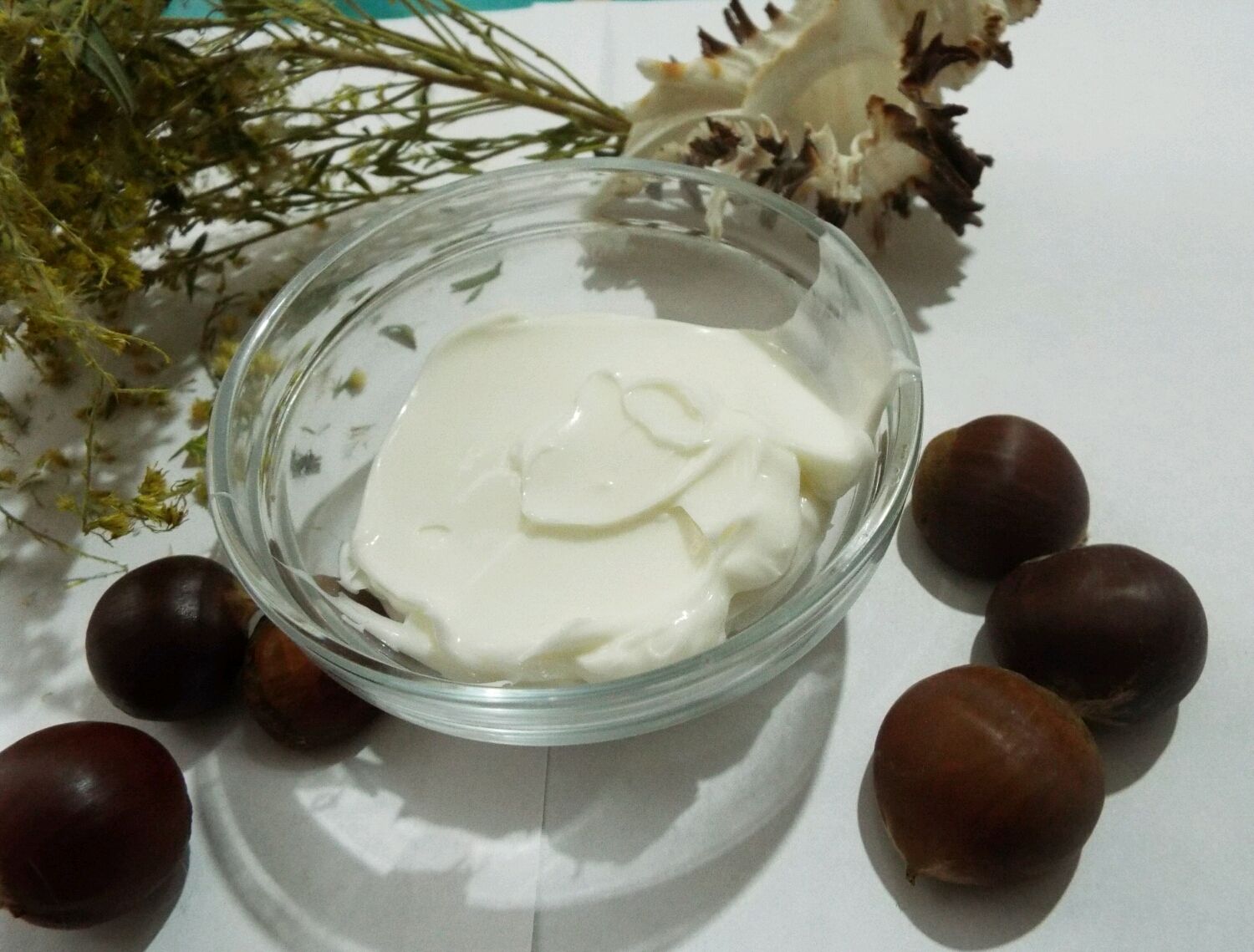 Каштановый крем. Крем каштан с лилиями. Крем из конского каштана. Каштаны из крема. Крем из каштанов.