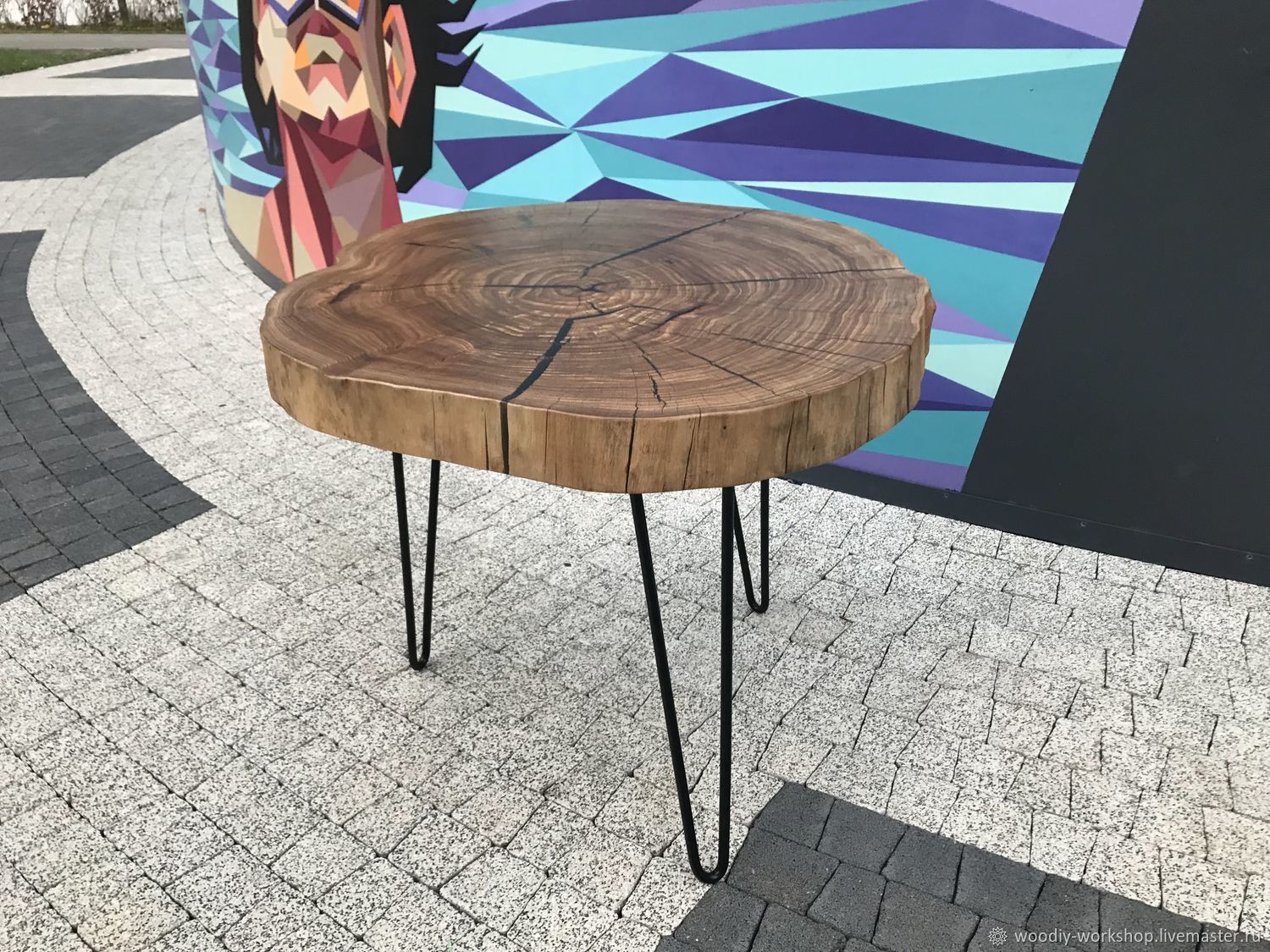 Журнальный стол из слэба карагача с заливкой чёрной эпоксидной смолой в ...