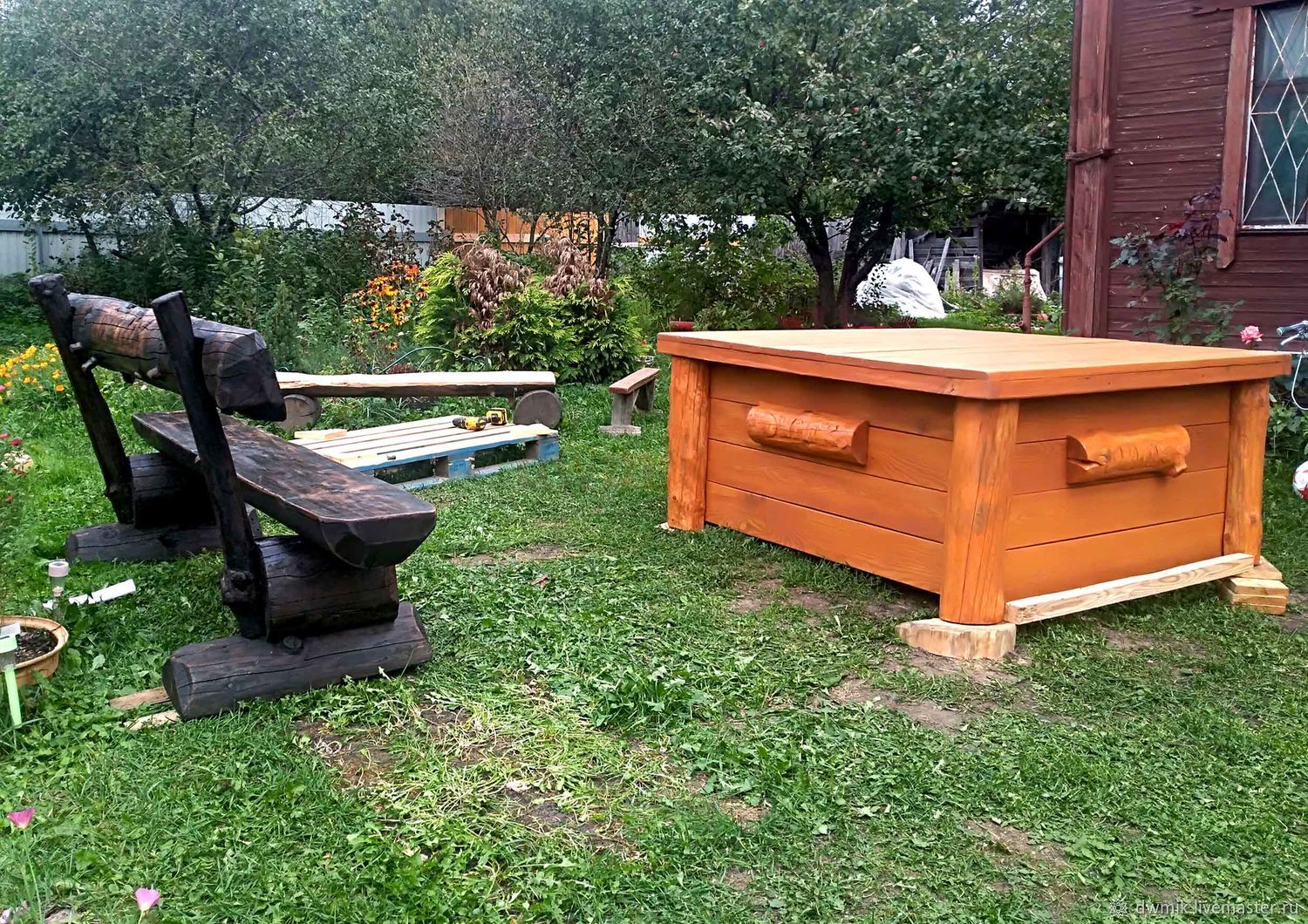 Столик для оформления колодца в интернет-магазине Ярмарка Мастеров по ...