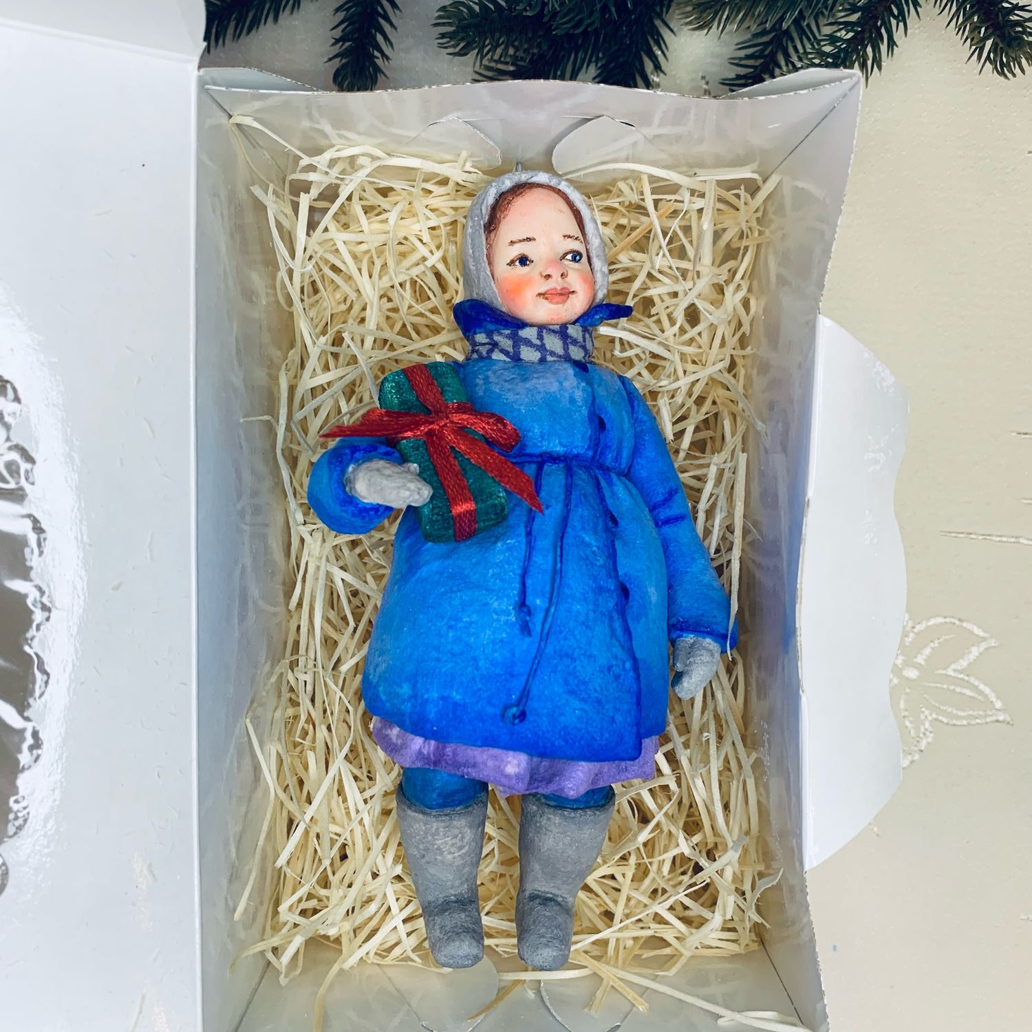 Девочка с подарком в интернет-магазине на Ярмарке Мастеров | Елочные ...