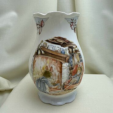 Винтаж ручной работы. Ярмарка Мастеров - ручная работа Винтаж: Ваза «Winter» Brambly Hedge от ROYAL DOULTON.. Handmade.
